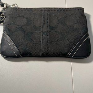 EUC Coach Signature Canvas Logo Zip Closure Wristlet